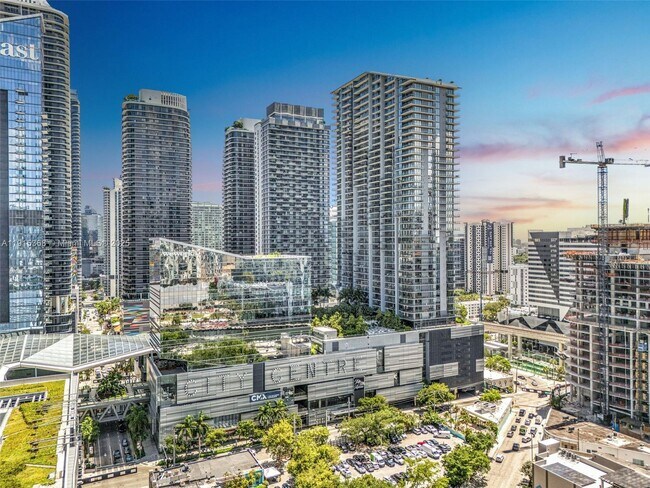 Building Photo - 88 SW 7th St