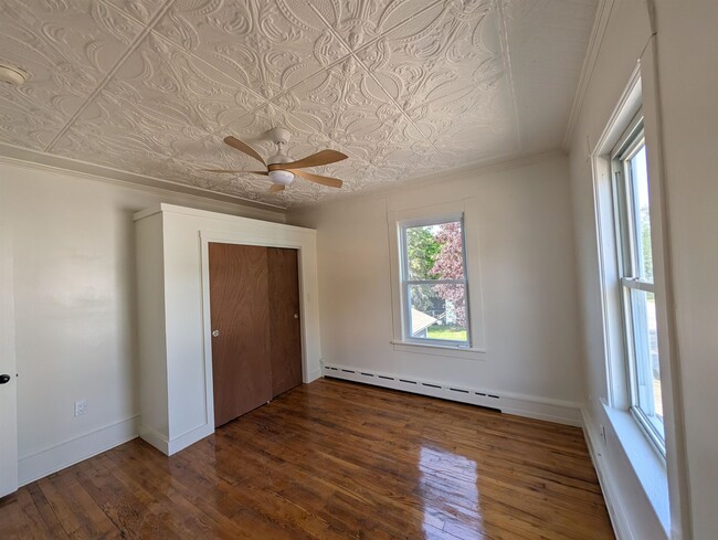 Building Photo - 180 Highland St