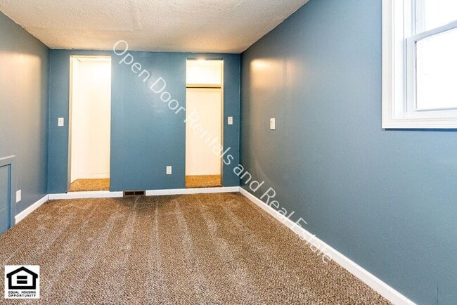 Building Photo - 1703 Sprott St