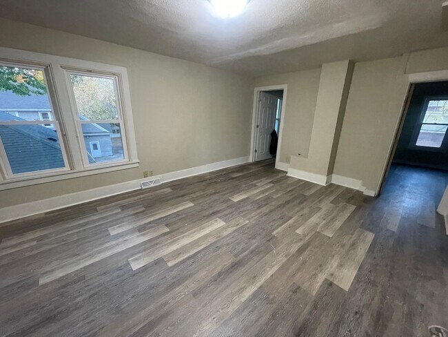 Building Photo - 630 Jackson St