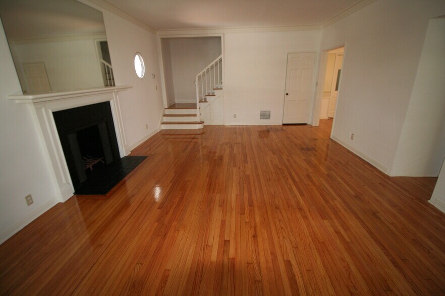 Building Photo - 9962 Durant Dr