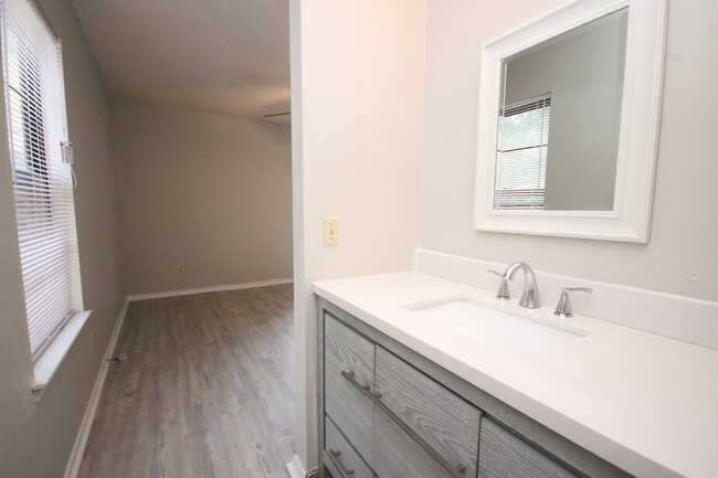 Building Photo - Remodeled 3-Bedroom Home with Modern Upgra...