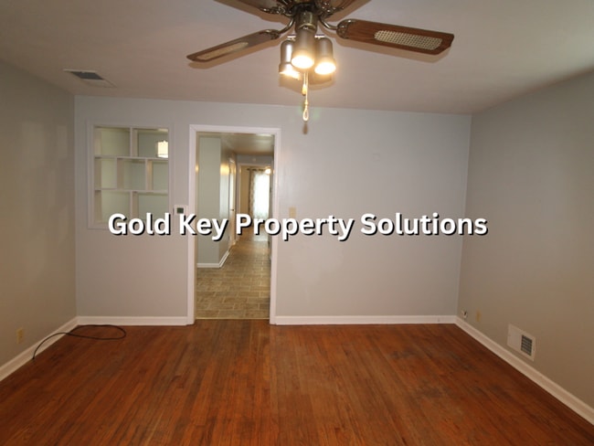 Building Photo - 810-812 Alhambra Dr