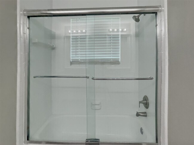 Building Photo - 15 S Drifting Leaf Ct