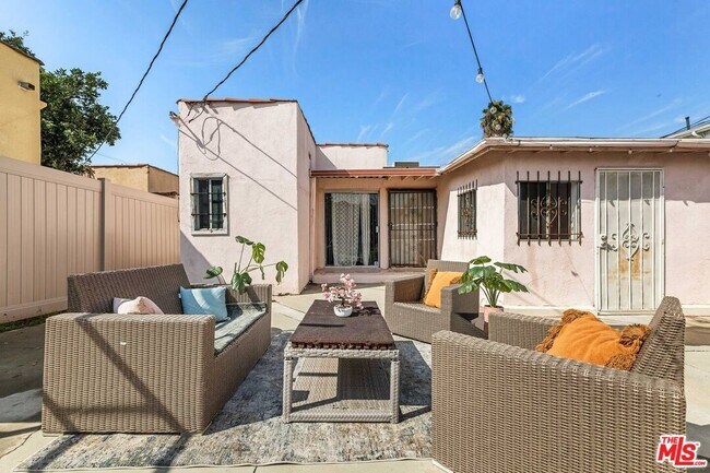 Building Photo - 608 N Alta Vista Blvd