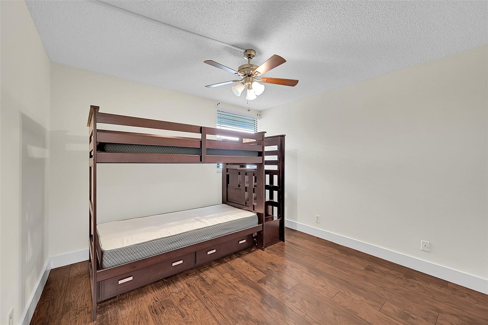 Building Photo - 8415 Forest Hills Dr