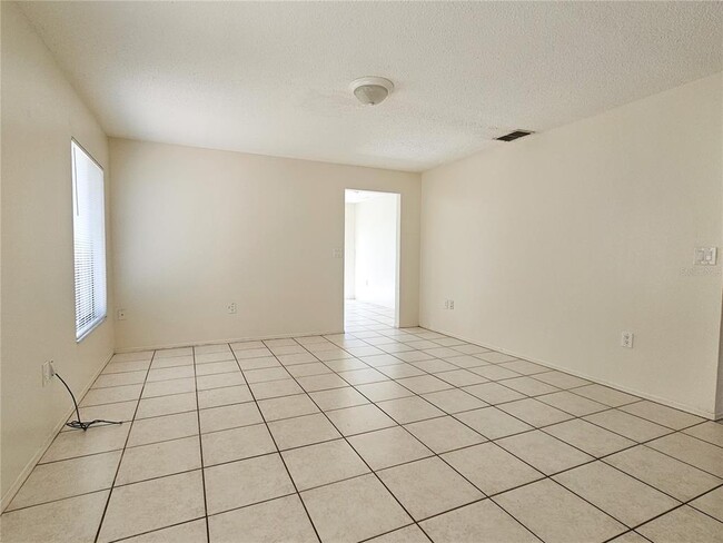 Building Photo - 1424 Bramblewood Dr