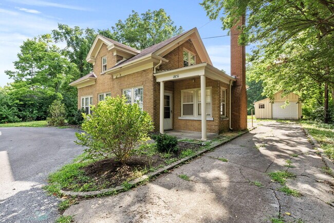 Building Photo - 1851 Nicholasville Rd