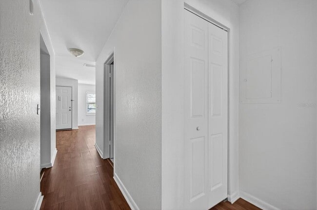 Building Photo - 5440 S MacDill Ave