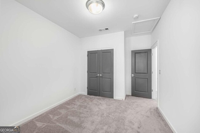 Building Photo - 501 Burton Dr