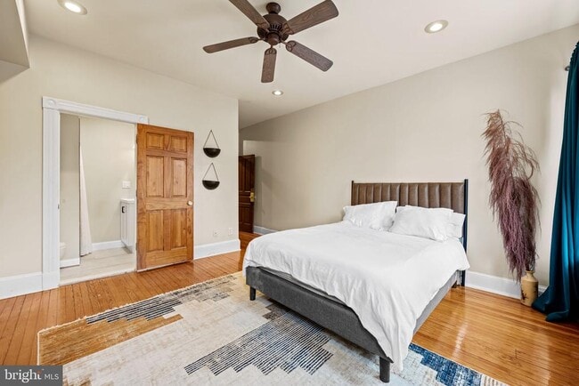 Building Photo - 1402 Light St