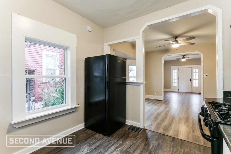 Building Photo - 741 Dearborn Ave