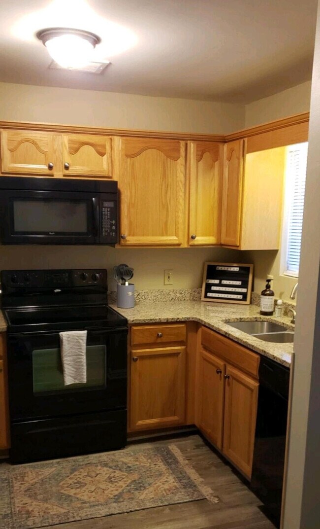 Building Photo - 426 Brucken Strasse Rd