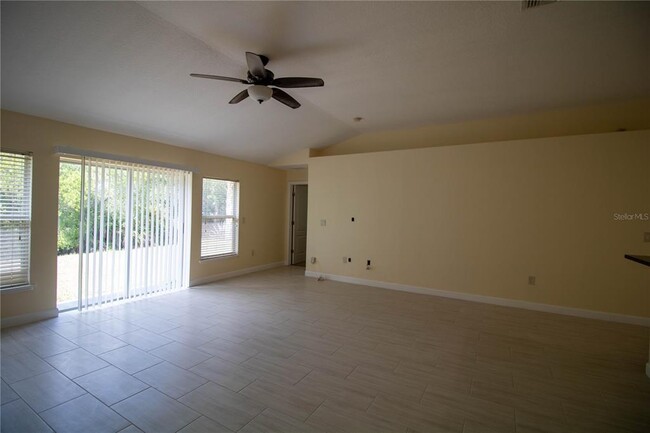 Building Photo - 14369 Babylon Way