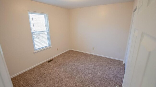 Building Photo - Gorgeous home ready to move in!