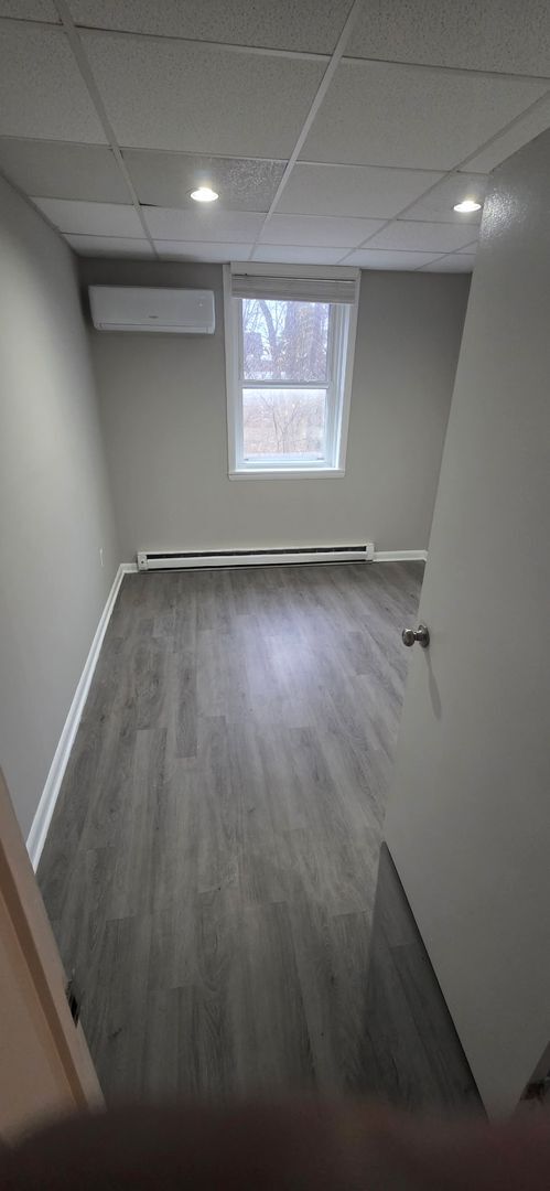 Building Photo - 123 W Main St