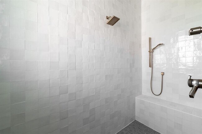 Building Photo - 4716 Moulin Rd