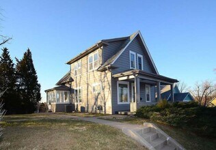 Building Photo - Beautiful 5 Bedroom Home!