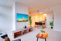 Building Photo - 550 14th St S