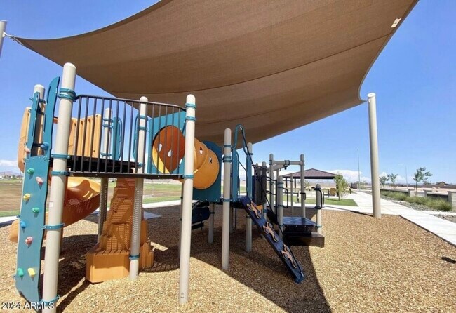 Building Photo - 6057 S Oxley