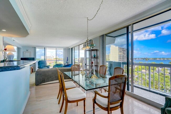 Building Photo - 123 Lakeshore Dr