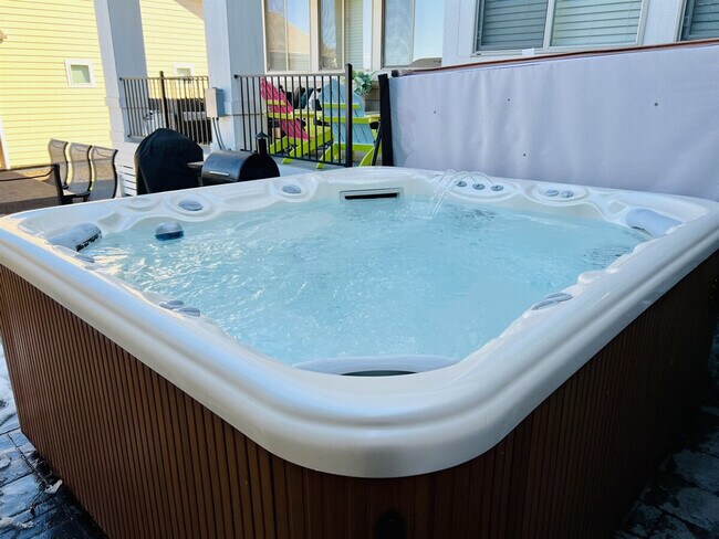 Building Photo - 15557 W 95th Ave