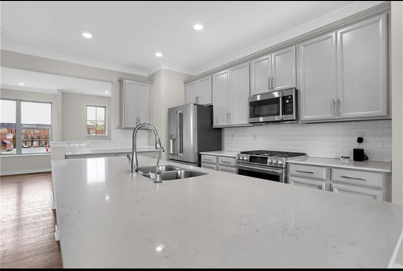 Building Photo - 8233 Bostic Dr