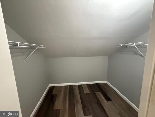 Building Photo - 28 Drewes Ct