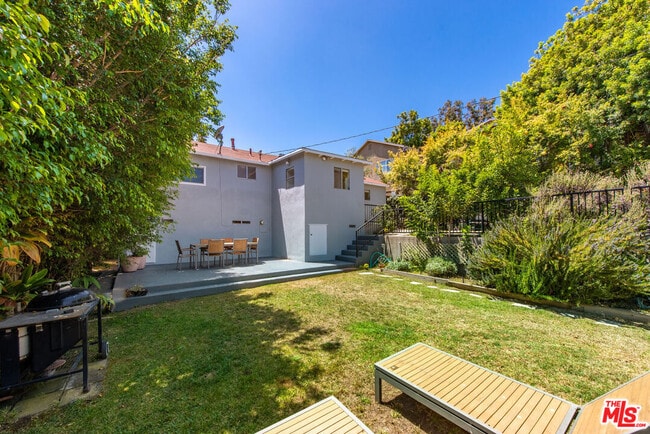 Building Photo - 3023 Prospect Ave