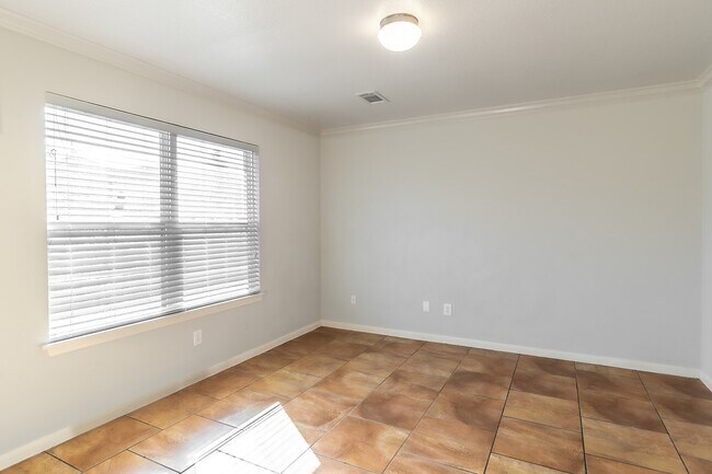 Building Photo - 12907 Regalshire Ct