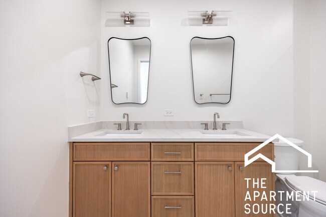 Building Photo - 1620 W Grand Ave