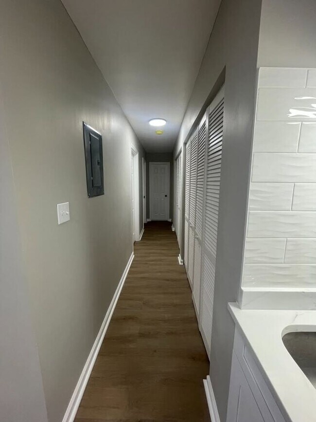 Building Photo - Live in Style at Bellagio East Living I: Convenient and Vibrant Community in Indianapolis