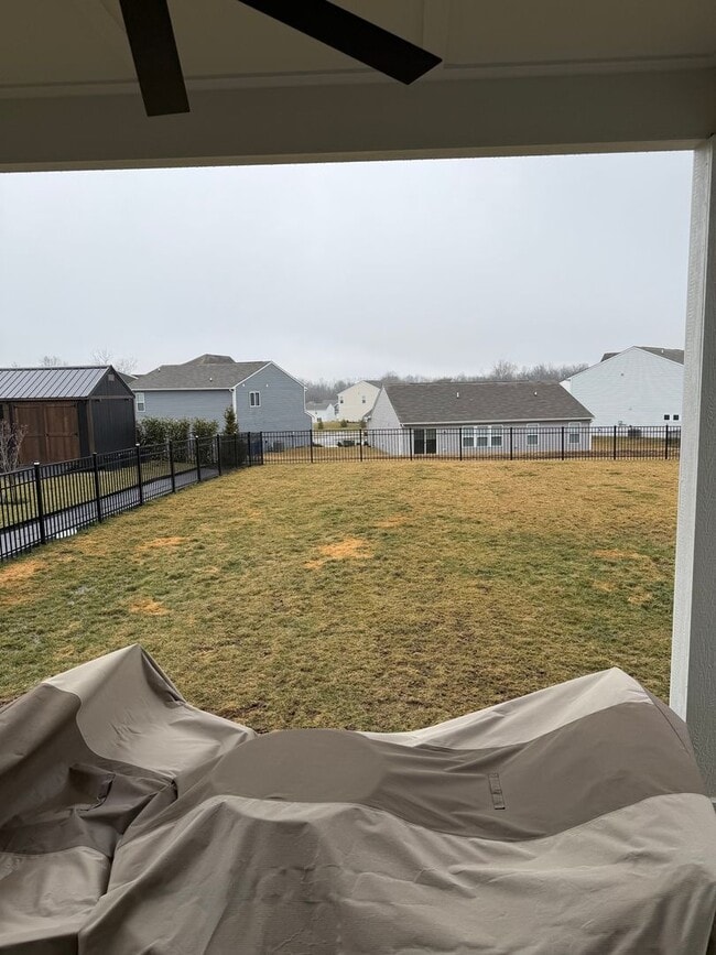 Building Photo - Spacious 4BR House in Shelbyville