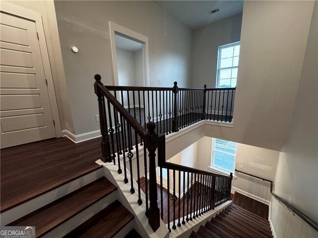 Building Photo - 1777 Temple Ave