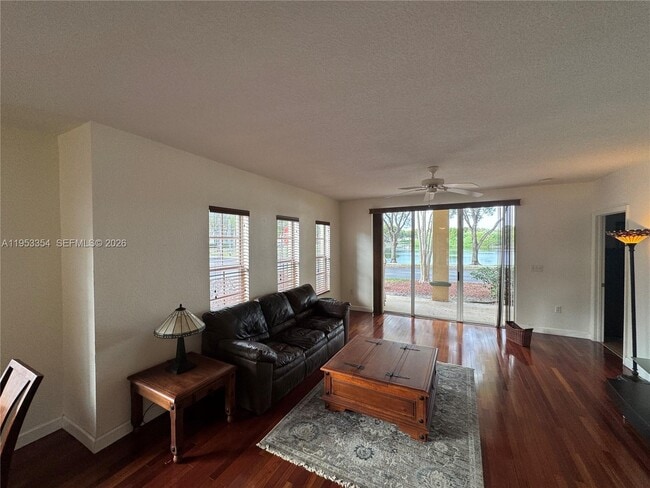 Building Photo - 2557 Centergate Dr