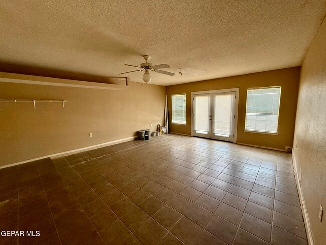 Building Photo - 3401 Tierra Zafiro Dr