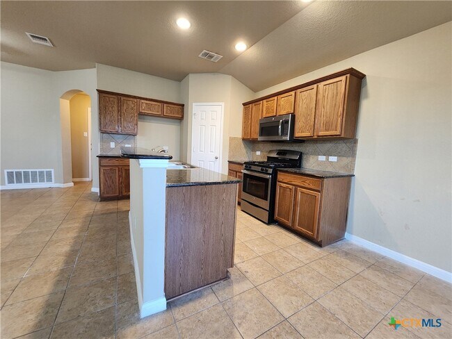 Building Photo - 2599 Diamondback Trail