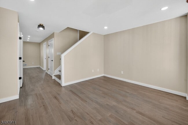 Building Photo - 414 15th Ave