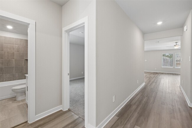 Building Photo - 1484 Waggoner Rnch Trl