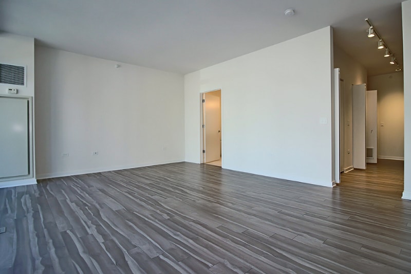 Building Photo - 805 W Chestnut St