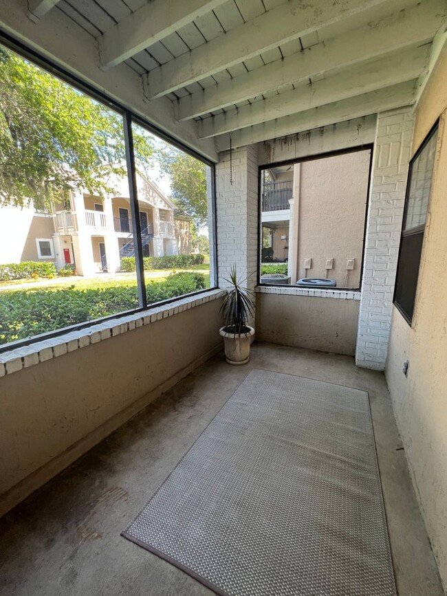 Building Photo - Beautiful 1st floor condo available now! N...