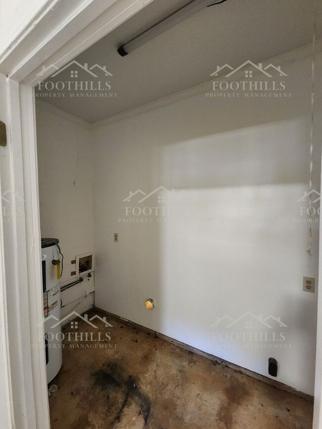 Building Photo - Spacious 3 Bedroom Home in Starr with Gara...