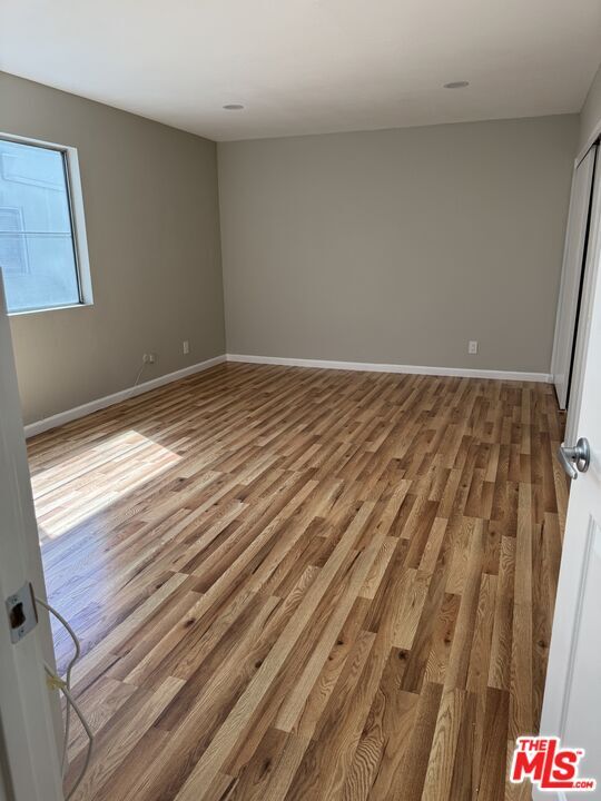 Building Photo - 532 N Rossmore Ave