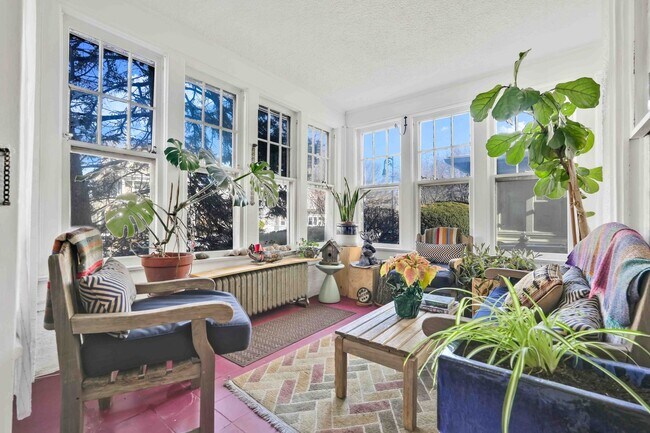 Building Photo - 1200 Beverley Rd