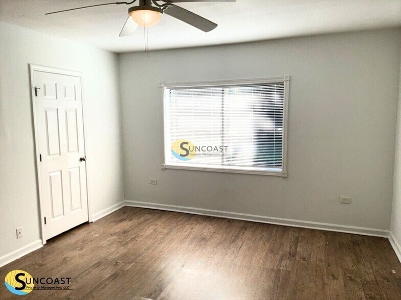 Building Photo - 478 W 58th St