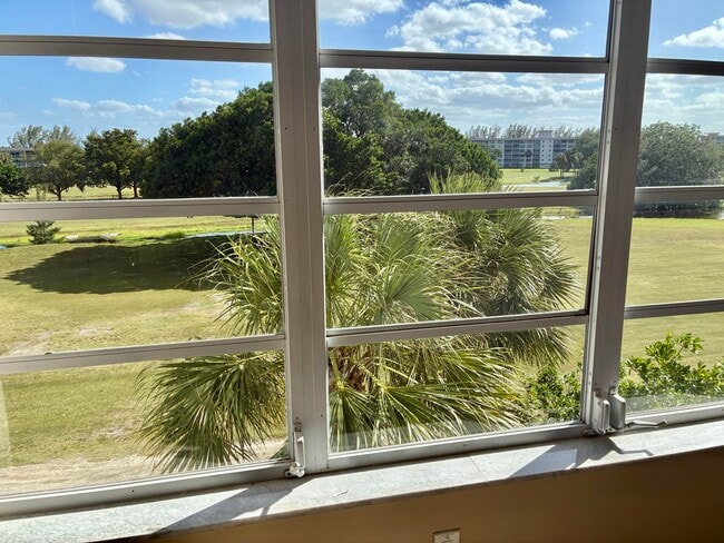 Building Photo - 2691 S Course Dr