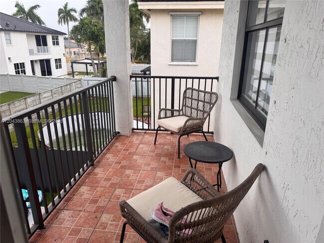 Building Photo - 15376 SW 13th Terrace