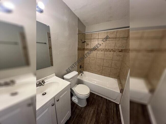 Building Photo - 301 NW 81st St