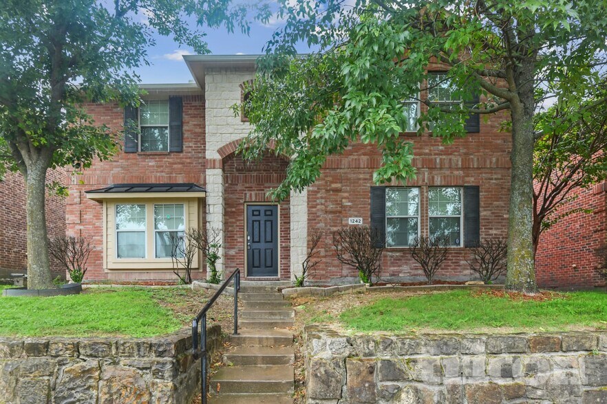 Primary Photo - 1242 Yukon Dr