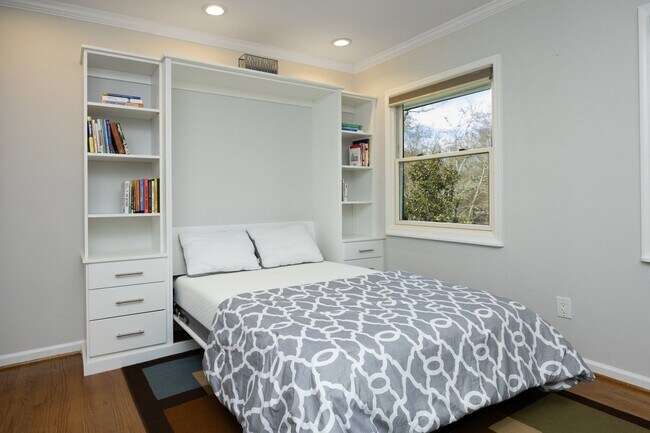 Building Photo - Beautifully renovated large home in CHCCS school district! Available mid-June!